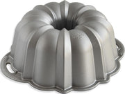 Anniversary Bundt by Nordic Ware – 15 Cup (Pack of 1), 15.0 cups, Aluminum, Original, Model 50037