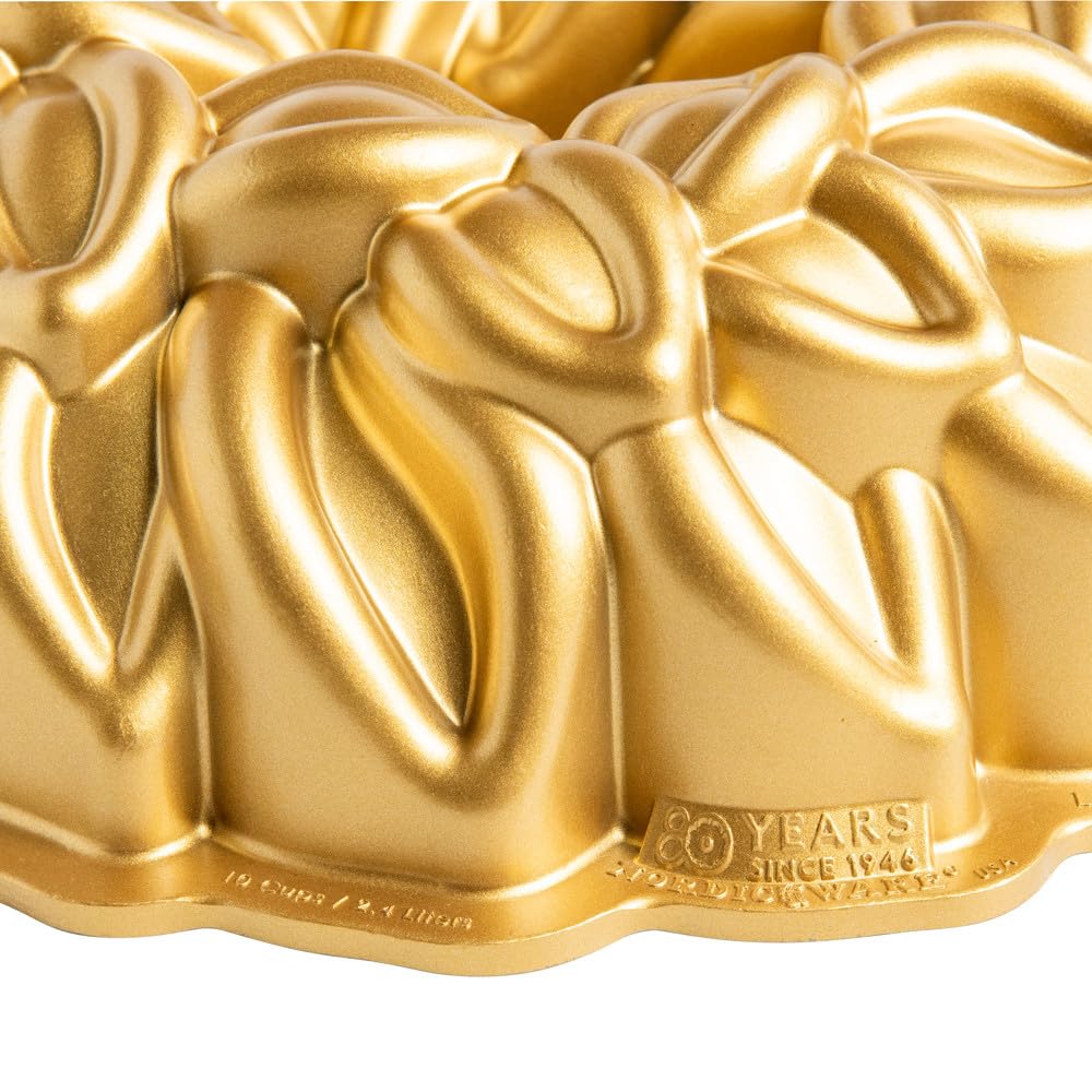 Laurel Wreath Bundt by Nordic Ware – 10-Cup, 10.0 cups, Aluminum, Gold, Model 98077