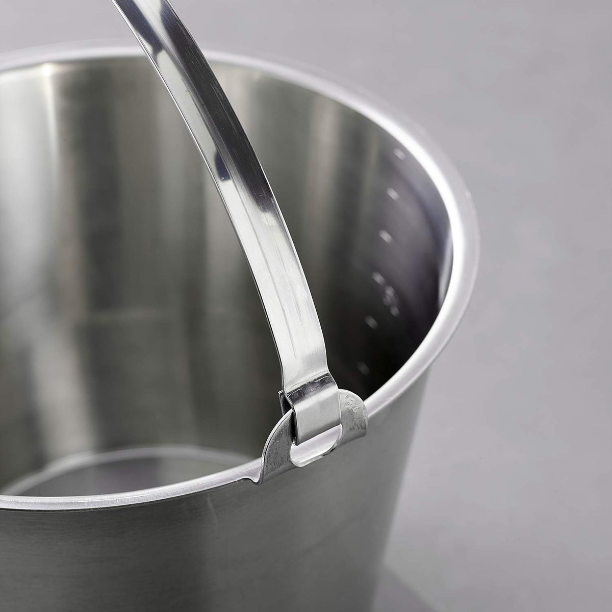 Graduated Bucket 31x27x by PADERNO – 31x27x12, 12 liters, Alloy Steel, Steel, Model 41960-12