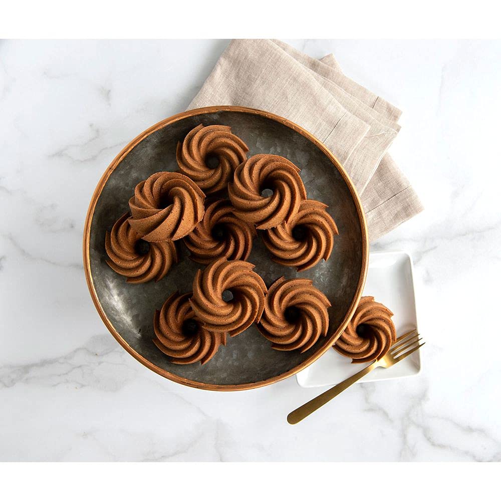 Nordic Ware Gold / 4 Cup (Single) / 10.0 cups Bundt Pans