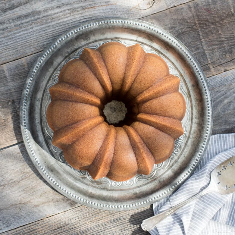 Anniversary Bundt by Nordic Ware – 15 Cup (Pack of 1), 15.0 cups, Aluminum, Original, Model 50037