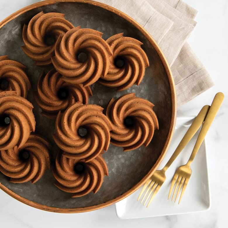 Nordic Ware Silver / 4 Cup (Single) / Bundtlette Cake Pan Bundt Pans