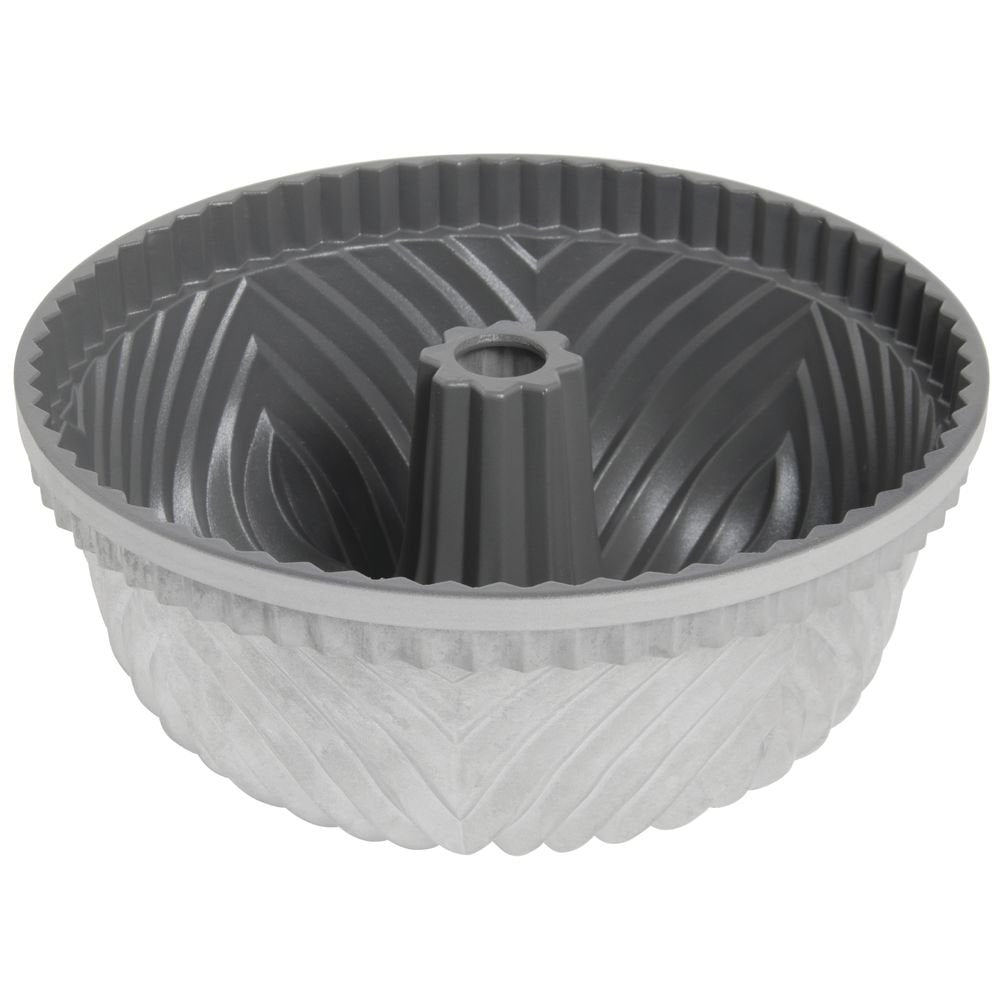 Bundt Pan Bavaria 10-Cup by Nordic Ware – 10 cups, Aluminum, Light Grey, Model 11172536020