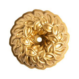 Laurel Wreath Bundt by Nordic Ware – 10-Cup, 10.0 cups, Aluminum, Gold, Model 98077
