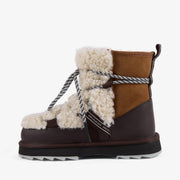 Australia - Womens Boot by EMU – 10, Chestnut, Model Blurred Teddy