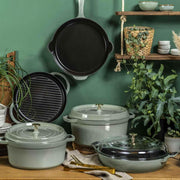 Cast Iron Round Cocotte 26 cm Eucalyptus by STAUB – 26 cm, 5.25 liters, eucalyptus, Model 11026121