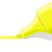 Highlighter: Textsurfer Classic Yellow by STAEDTLER – 1 Count (Pack of 1), Plastic, Yellow, Model 364-1