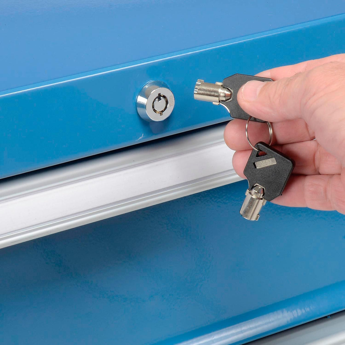 3 Drawers Mobile Modular Drawer Cabinet w/Lock by Global Industrial – 30 inches (W) x 27 inches (D) x 36.7 inches (H), Alloy Steel, Blue, Model 298446BL