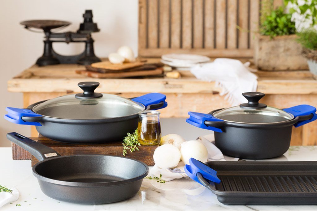 Solid+ Frying Pan 18cm by Monix – 18cm, 1 liters, Cast Aluminium, Black, Model M350018