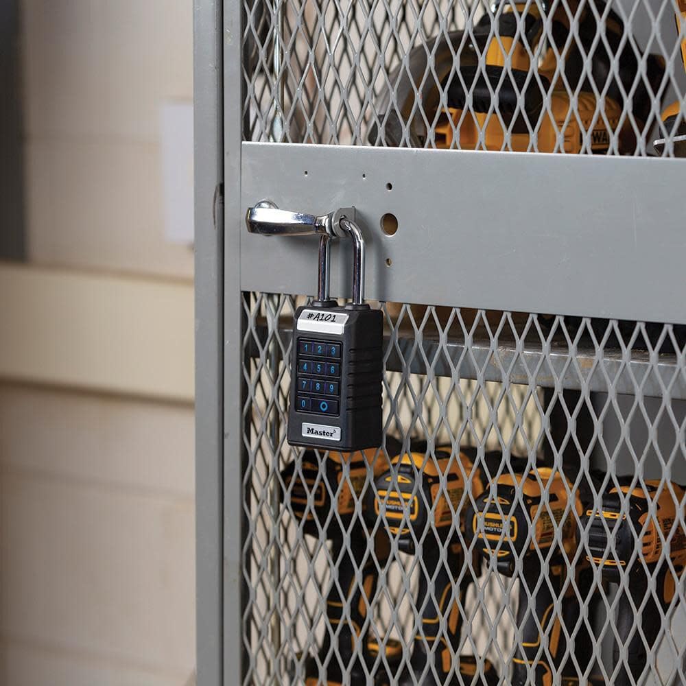 Master Lock Bluetooth Professional - Heavy Duty Outdoor / 18.2 cm x 7.4 cm x 5.4 cm / Black Combination Padlocks