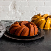 Nordic Ware 12 Cup / Pan / Gold Bundt Pans