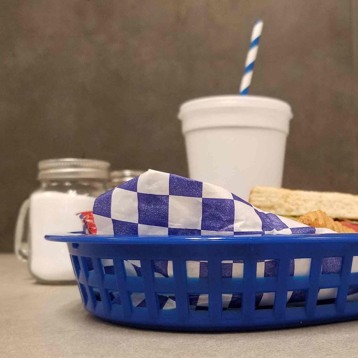 Chicago Platter Basket by Tablecraft – Plastic, Blue, Model 1076BL