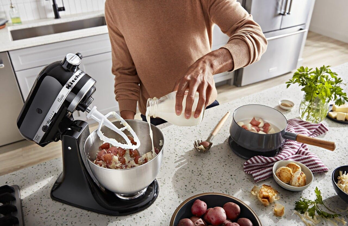 KitchenAid Onyx Black​ / Mixer / 4.5 Q Stand Mixers