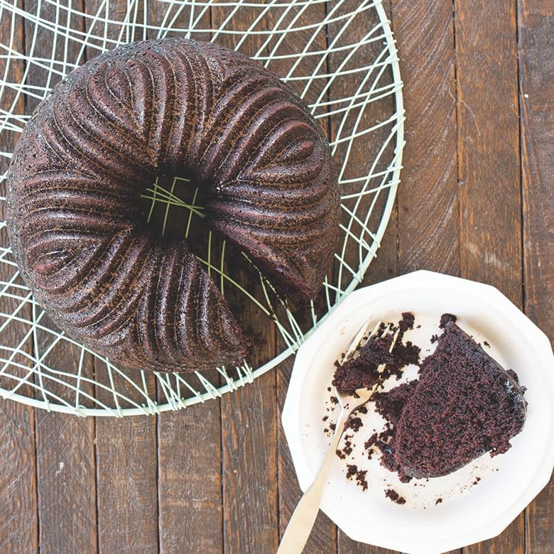 Bavaria Bundt Pan by Nordic Ware – 10-Cup, 2.5 liters, Aluminum, Graphite, Model 53624AMZM