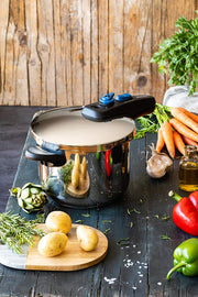 Veloce - 4 Litre Fast Pressure Cooker by Monix – 4.2 Quarts, 4 liters, Stainless steel, Silver, Model M570001