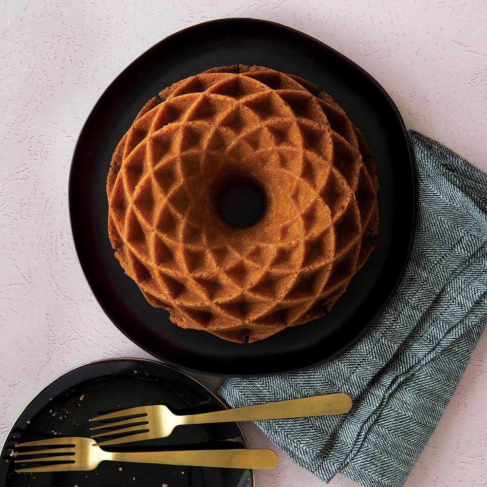 Jubilee Gold Bundt® Pan by Nordic Ware – Medium, 2.5 liters, Aluminum, Gold, Model NW88377