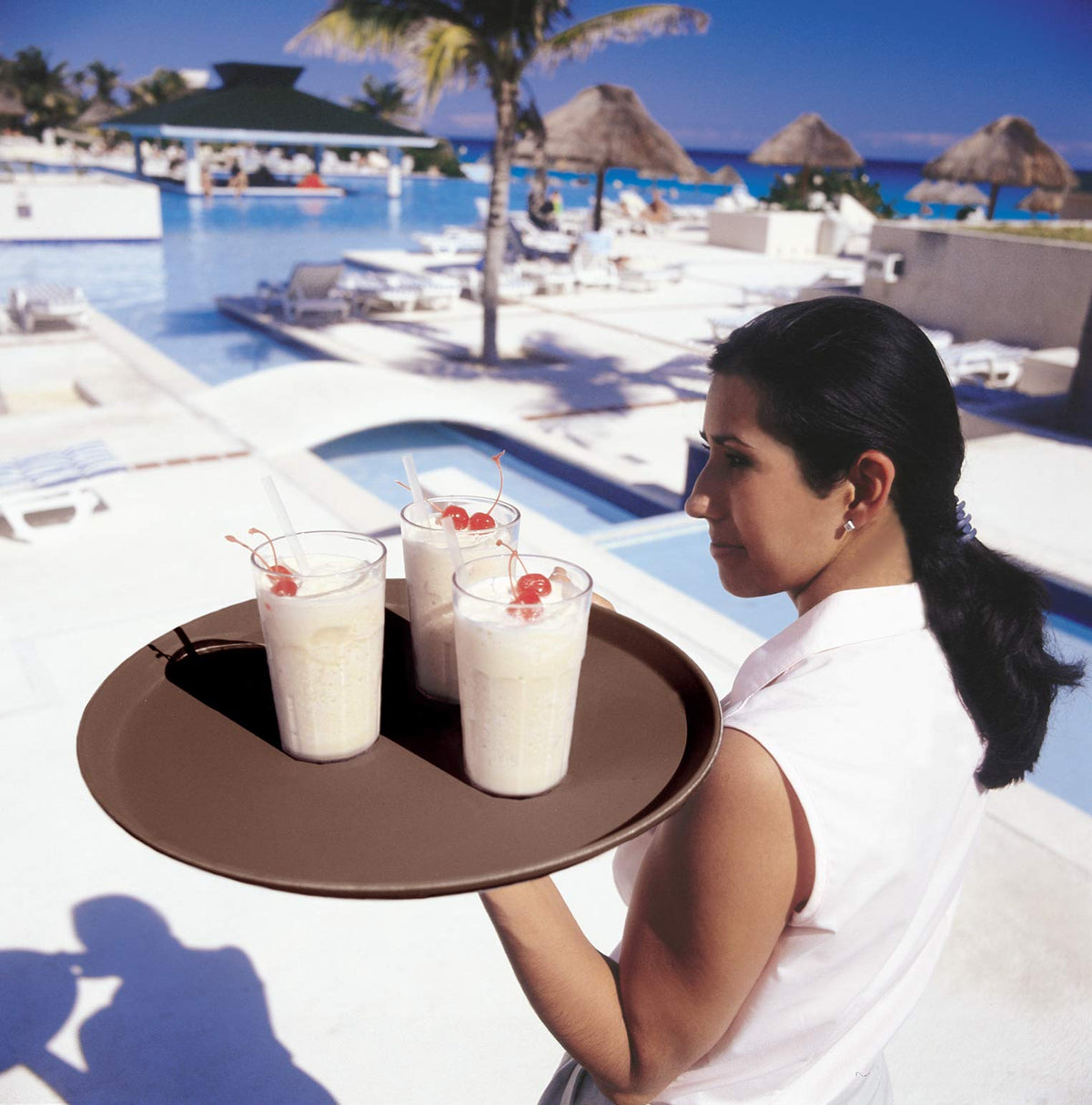 Cambro Black / 356×320mm / Modern Serving Trays