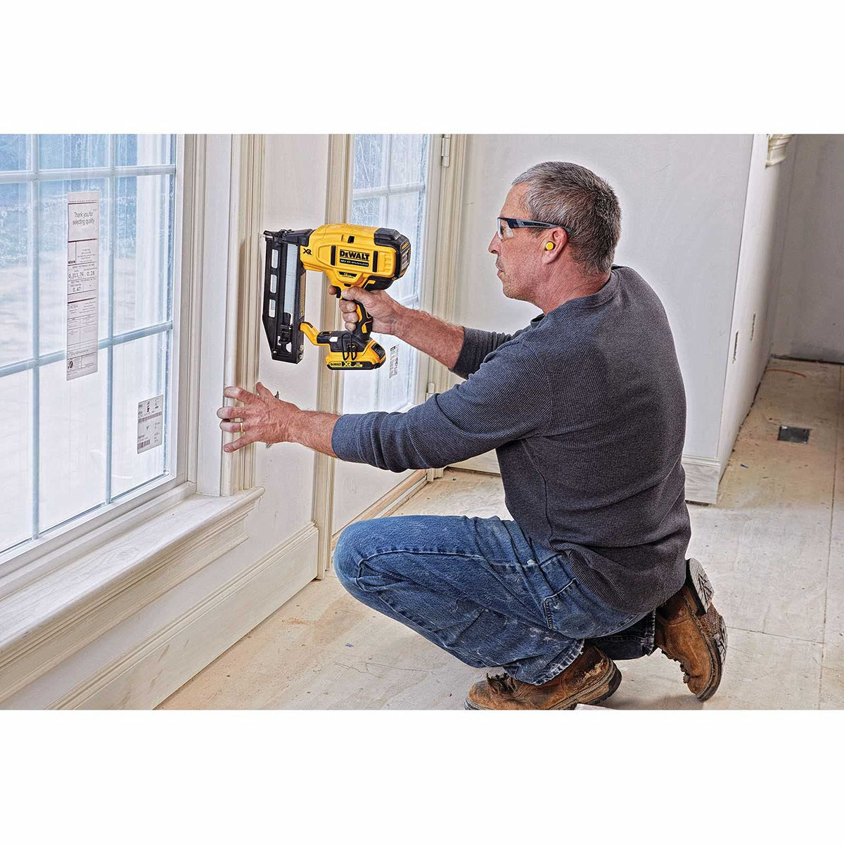 DCN662NT Afwerktracker Battery 18V 16GA Basic Body in TSTAK by DEWALT – Model DCN662NT-XJ