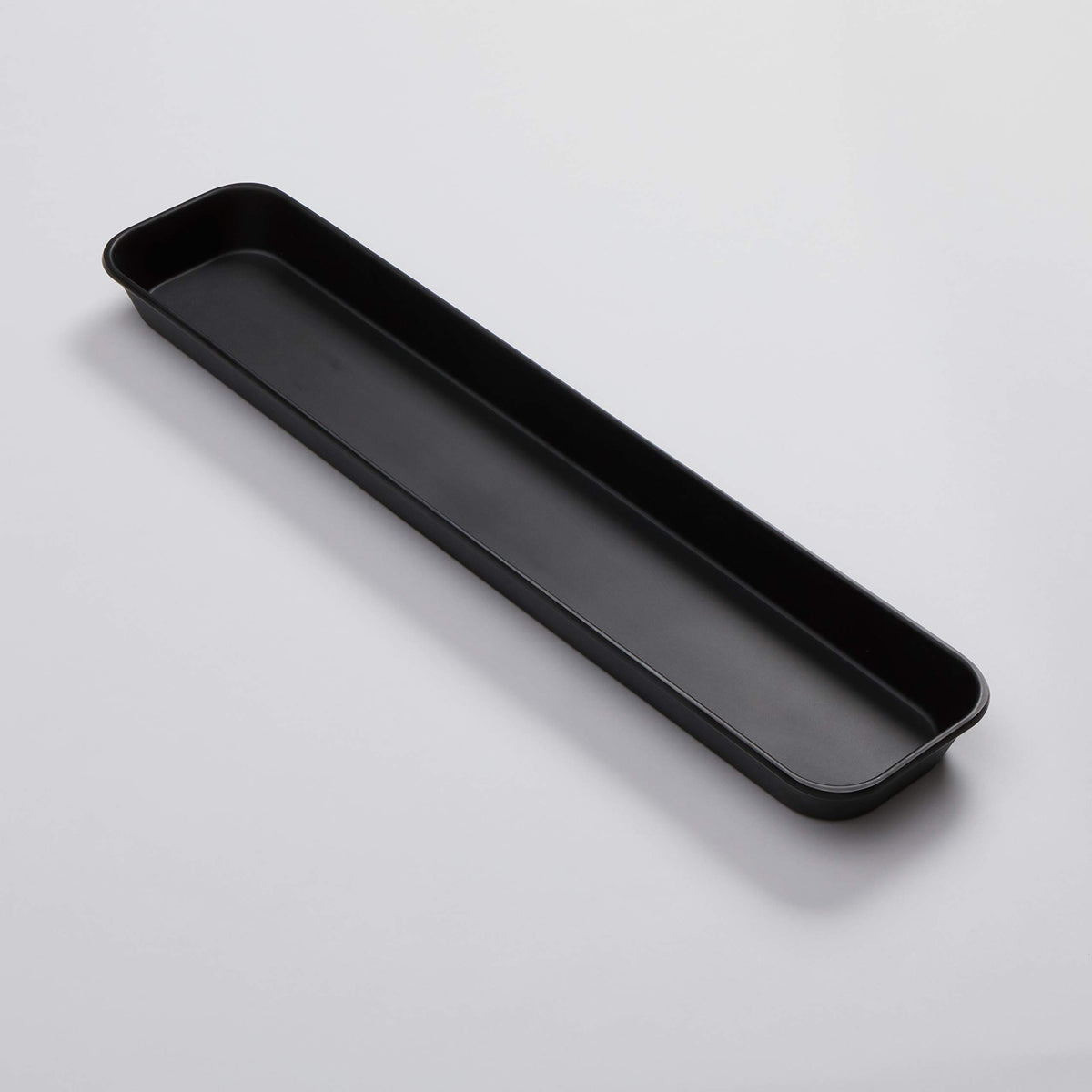 American Metalcraft 150-Ounces / Black / Modern Serving Trays