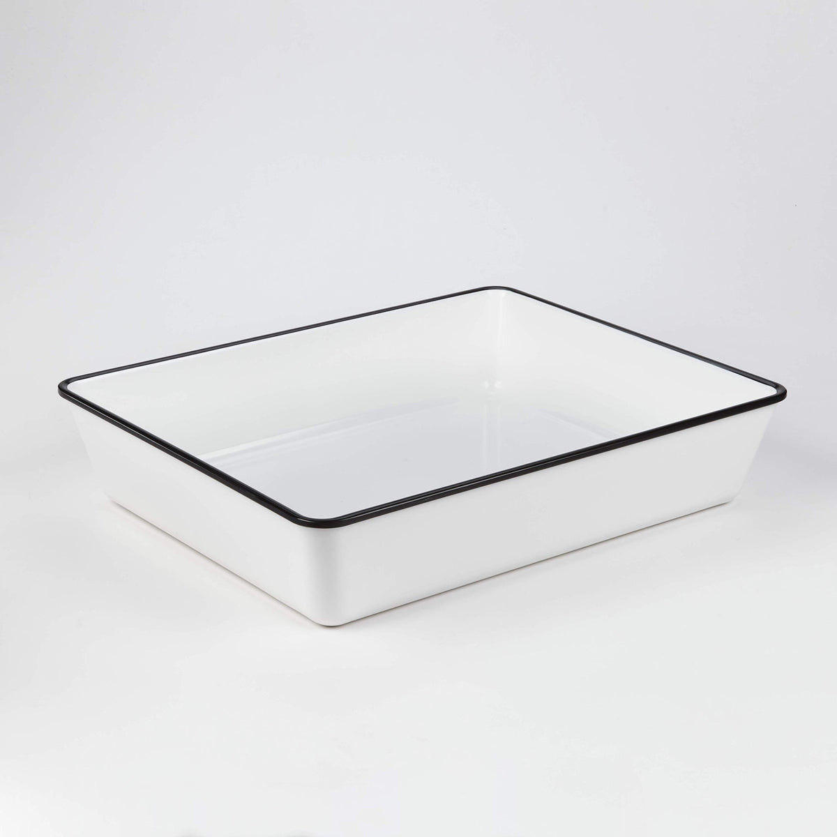 American Metalcraft White, black rimmed / 212 oz. / Classic Serving Bowls