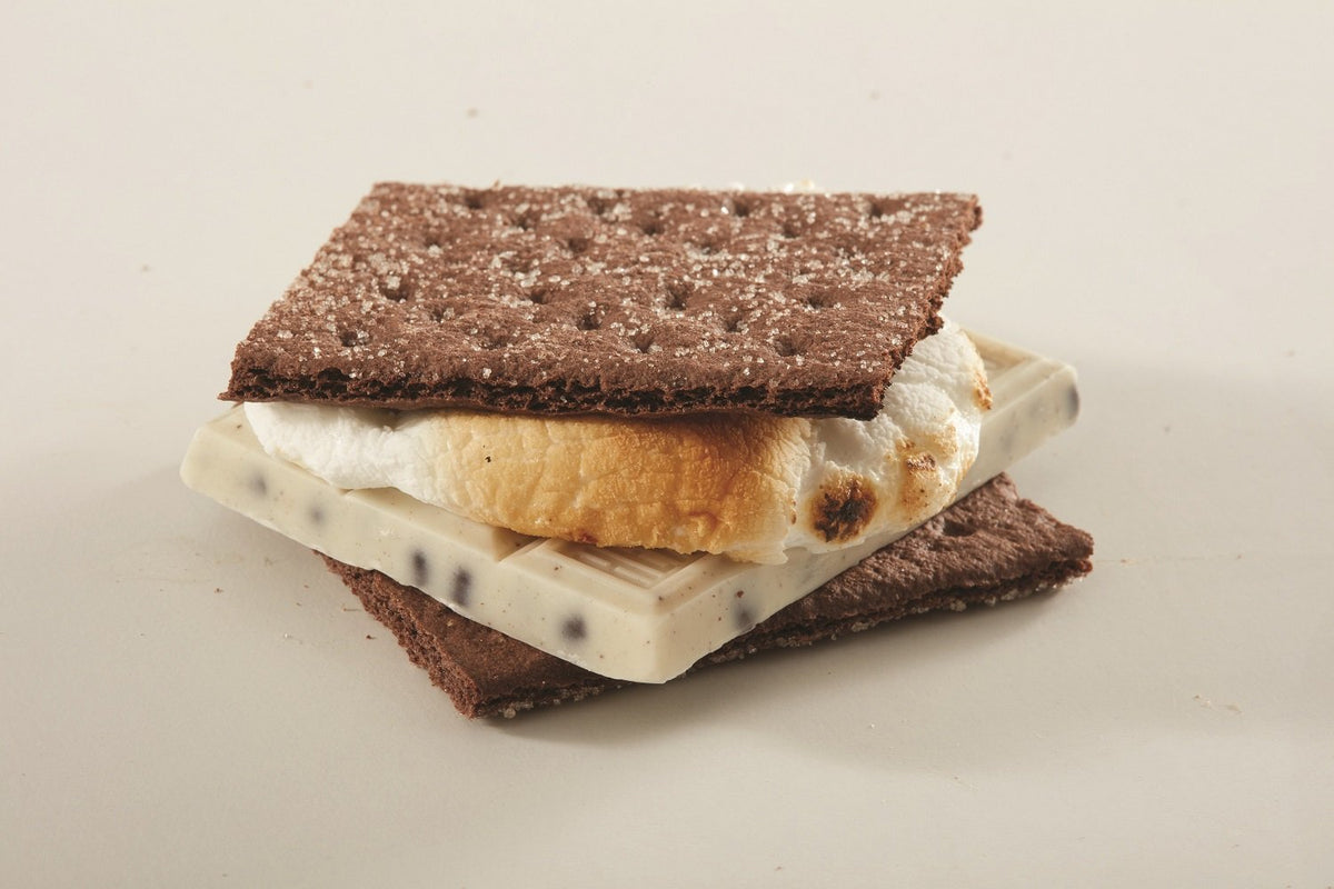 Cookies 'n' Creme Candy Bar by HERSHEY'S – 9.3 Ounce (Pack of 4), Pack of 4, Model 23928