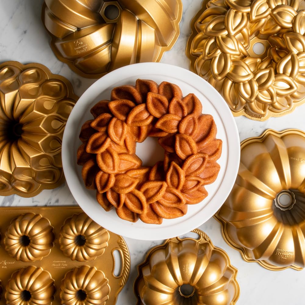 Laurel Wreath Bundt by Nordic Ware – 10-Cup, 10.0 cups, Aluminum, Gold, Model 98077