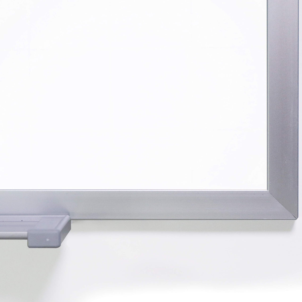 Ghent Aluminum Frame / 37"W x 24.5"H / 1 Dry Erase Boards