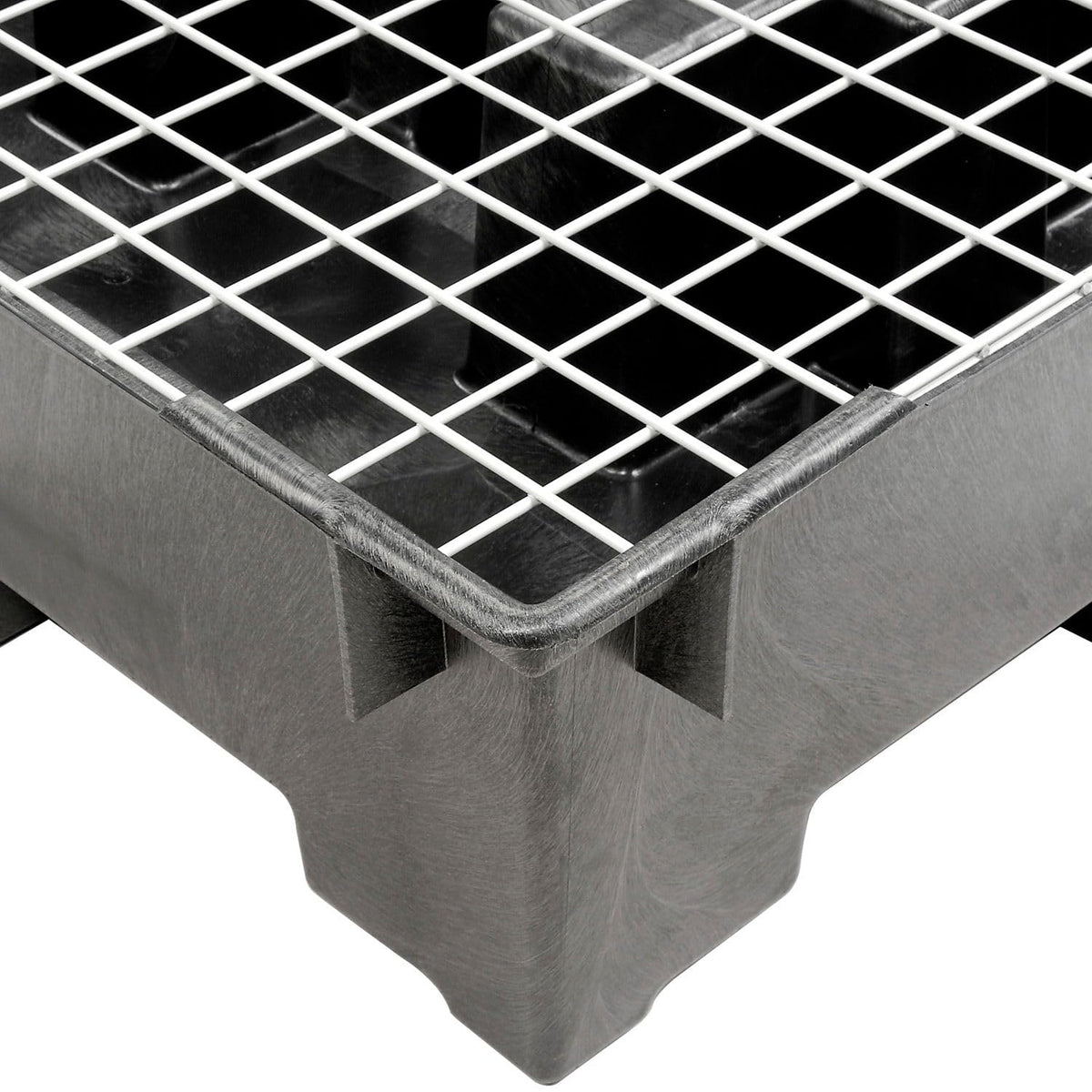 Spill Containment Sump with Wire Deck by Global Industrial – 50.5"L x 50.5"W x 15.88"H, Polyethylene, Black, Model 298441