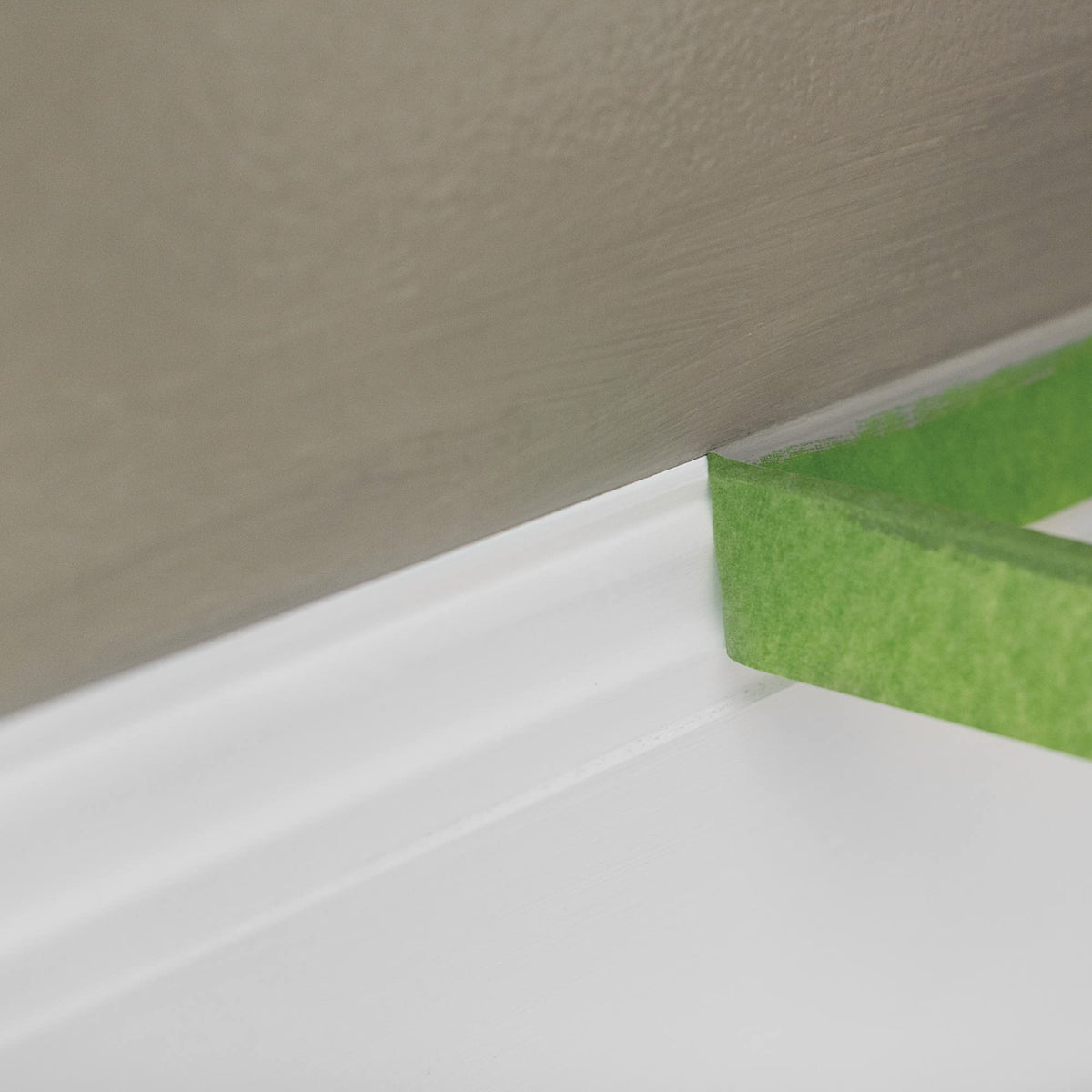 Multi-Surface Painters Tape with PAINTBLOCK by FrogTape – 14 Rolls, 0.94" x 60 Yds, Latex, Green, Pack of 14, Model 242833
