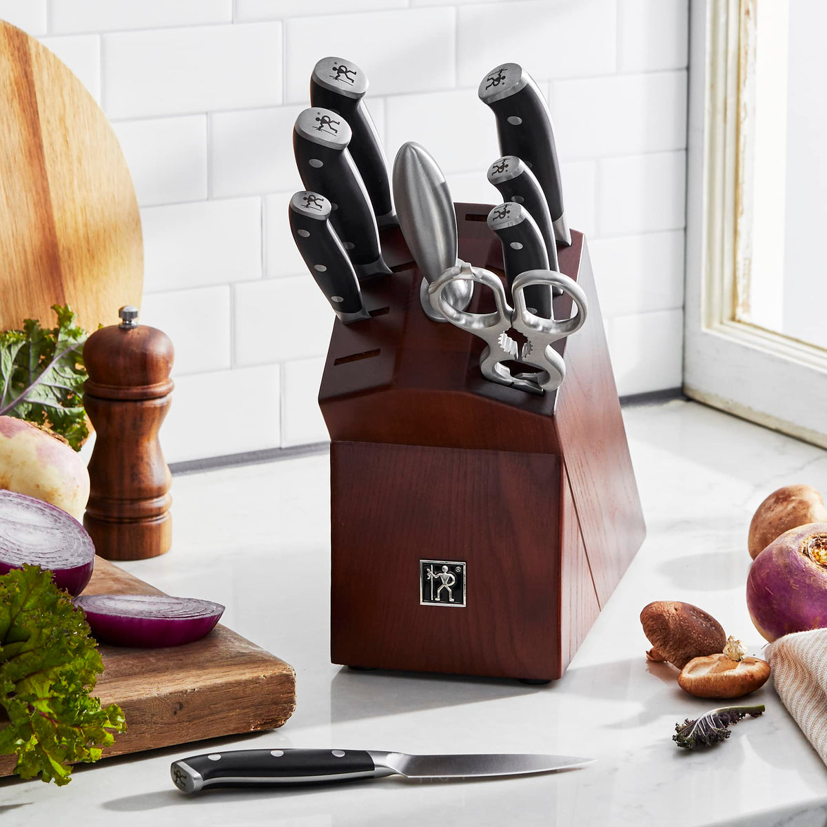 Compass 10-pc Knife Block Set by HENCKELS – 10-pc, High quality German stainless steel, Black, Pack of 10, Model 1023253