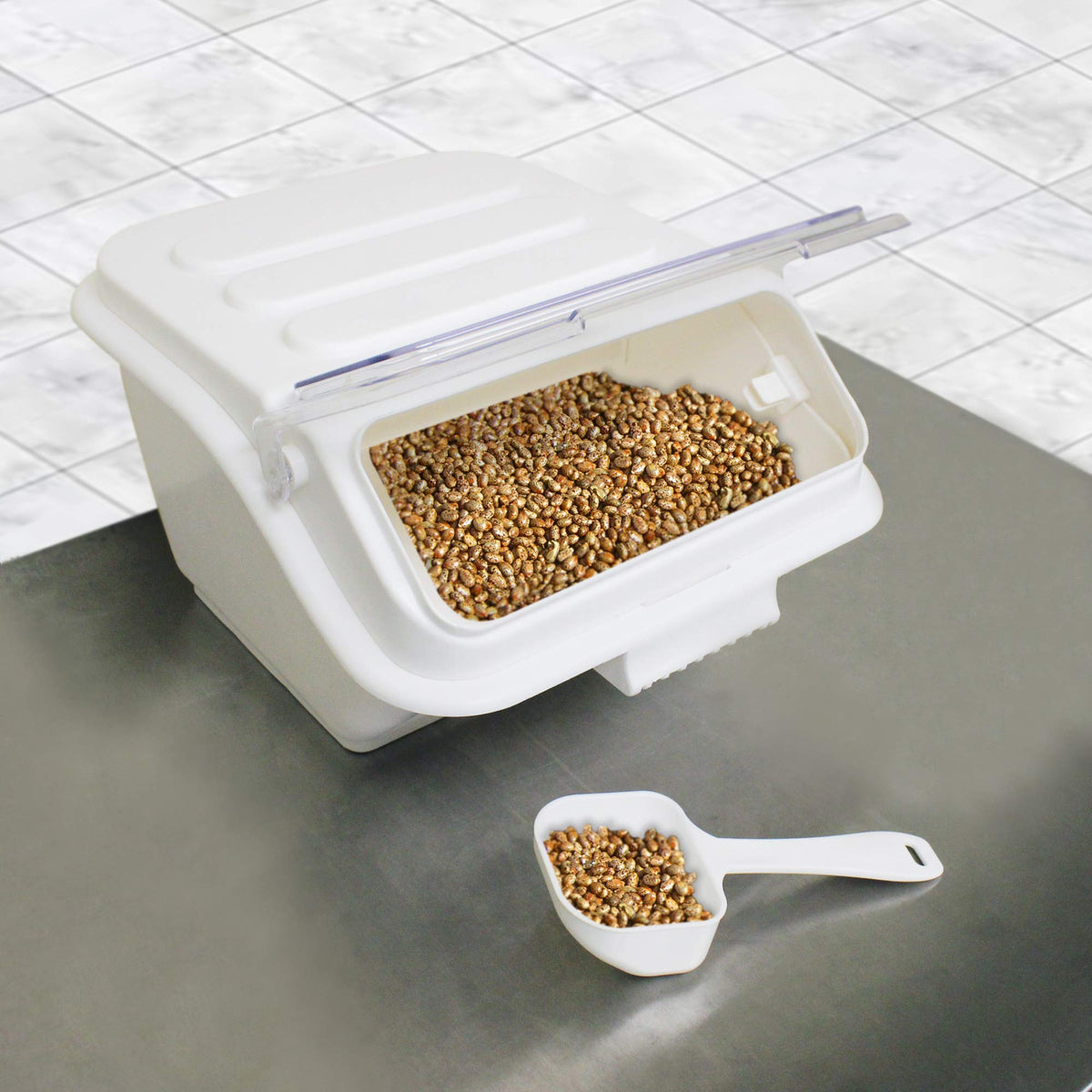 2 gallon/40 cup shelf ingredient bin by Thunder Group – 2.0 gallons, Polypropylene and Polycarbonate (PC), Ivory, Model PLIB002S