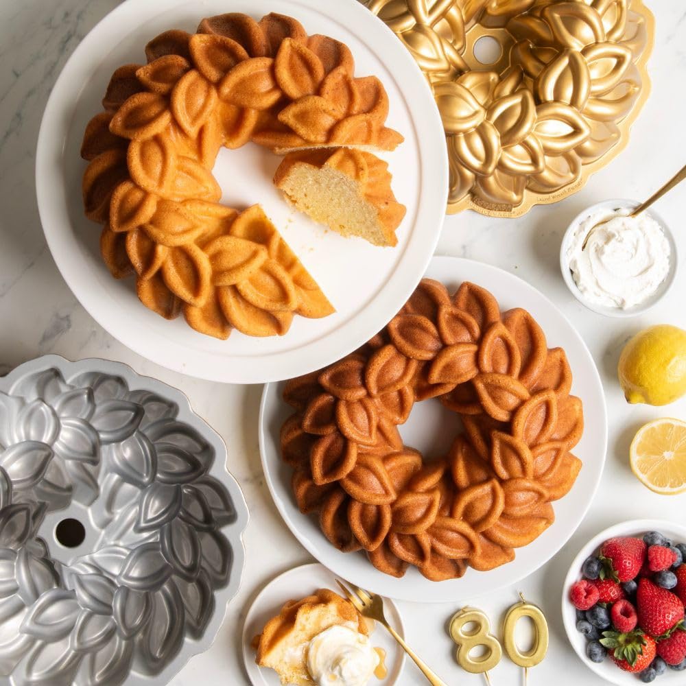 Laurel Wreath Bundt by Nordic Ware – 10-Cup, 10.0 cups, Aluminum, Gold, Model 98077