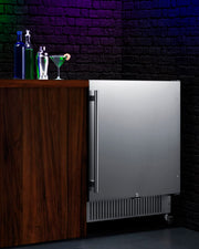 Summit Appliance Stainless steel/Black / 26.75x23.25x36.88 / 4.98 cubic_feet Categories