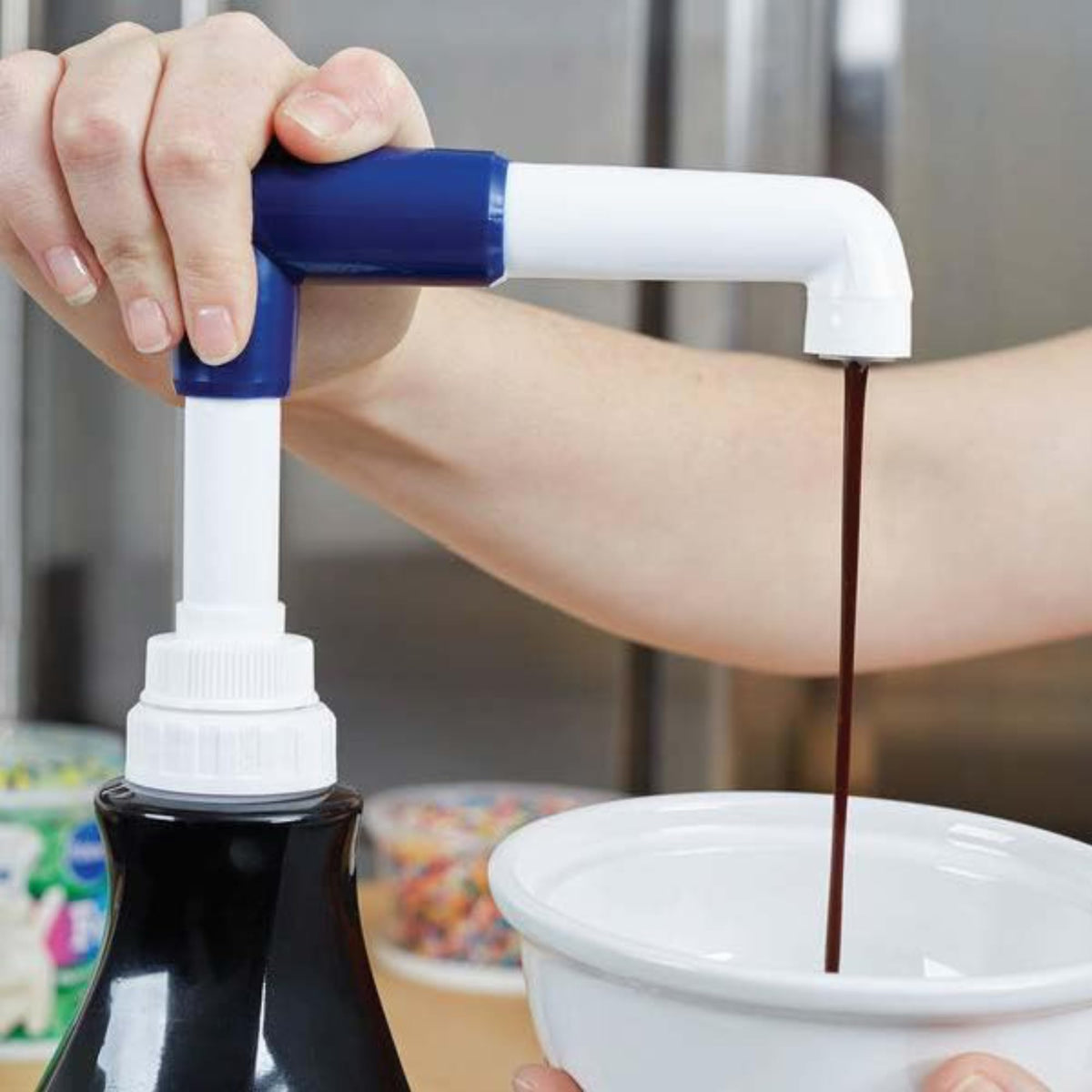 Sauce Pump (Pack of 6) Dispenses 0.5 oz of Product Per Pump by Ghirardelli – Sauce Jug, Plastic, Blue and White, Pack of 6, Model 99212