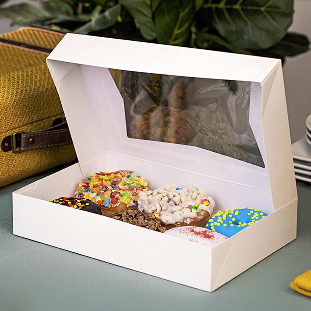 Southern Champion Tray 24343 Paperboard White Window Bakery Box – 12" Length x 8" Width x 2-1/4" Height (Case of 200)