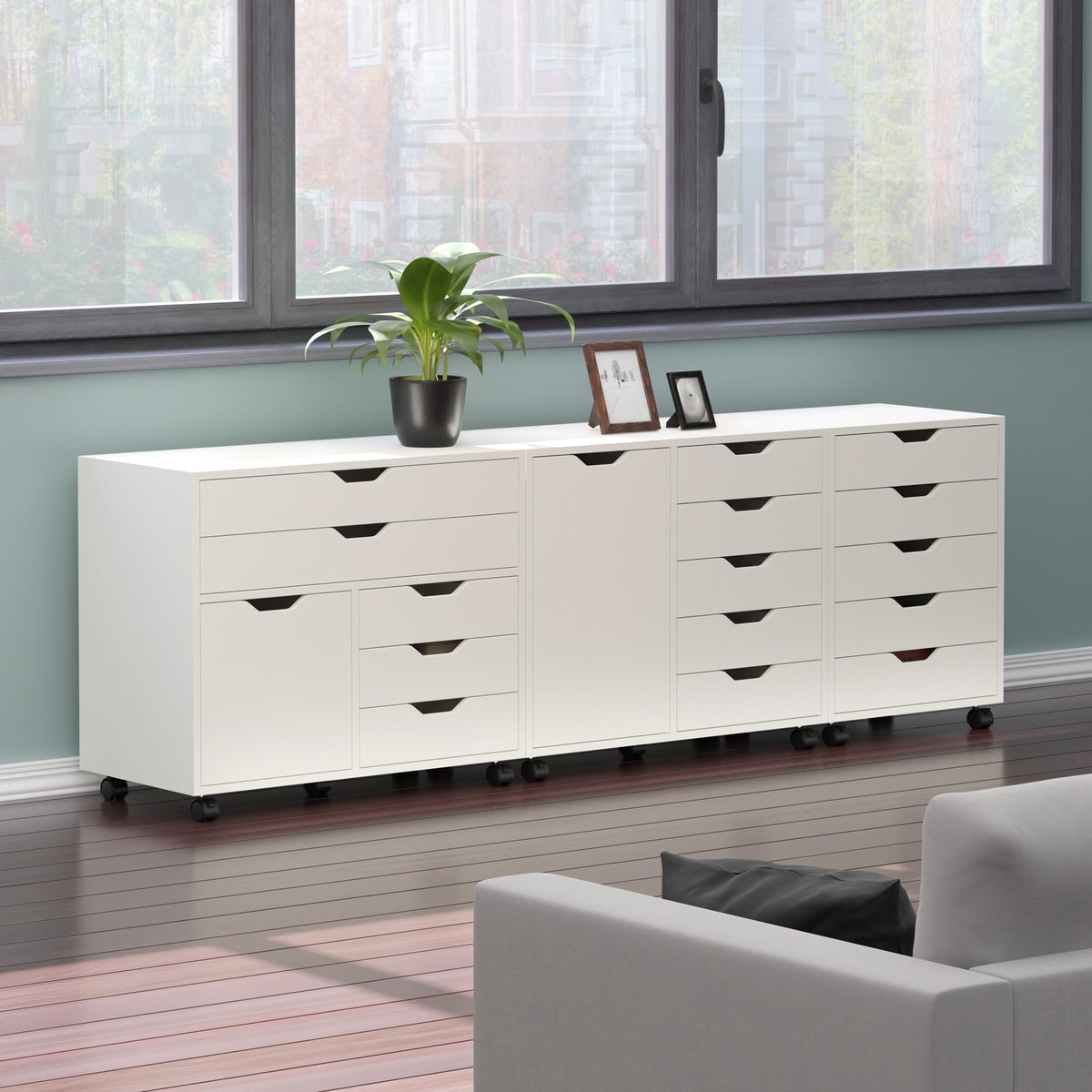 Winsome White / 2 Doors, 15 Drawers / Transitional Storage Drawer Units