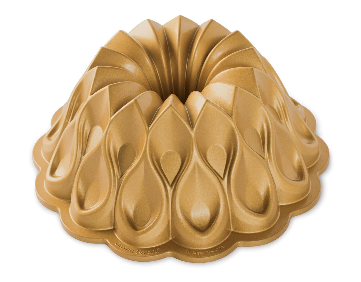 Crown Bundt Pan by Nordic Ware – 10 Cups, Aluminum, Crown, 10 Cup, Model 91777