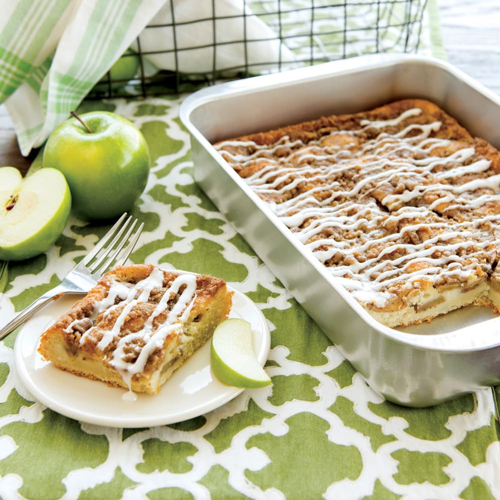 Classic Metal 9x13 Covered Cake Pan by Nordic Ware – 9" x 13", 9.0 inches, Aluminum, Silver, Model 46320