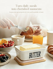 Aisbugur Ceramic Butter Dish with Knife, White, 1 Pack