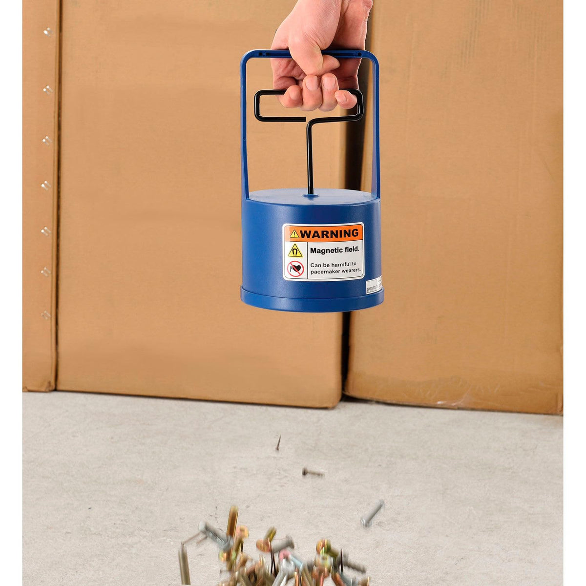 Magnetic Bulk Lifter by Global Industrial – 5.19"L x 5.19"W x 9.75"H, Iron, Blue, Model 123035