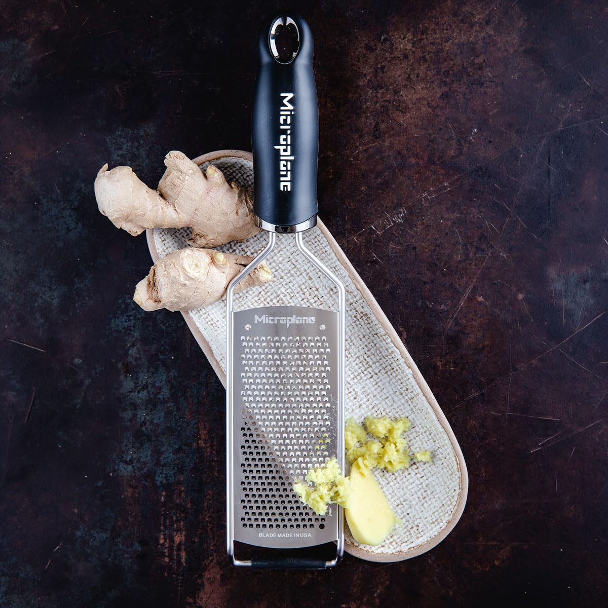 Gourmet Series Hard Cheese Grater (Fine by Microplane – Fine, Stainless Steel, Black, Model 45004