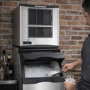 Scotsman 862 lb / Day - 370 lb Storage / 370.0 pounds / 1 Ice Makers