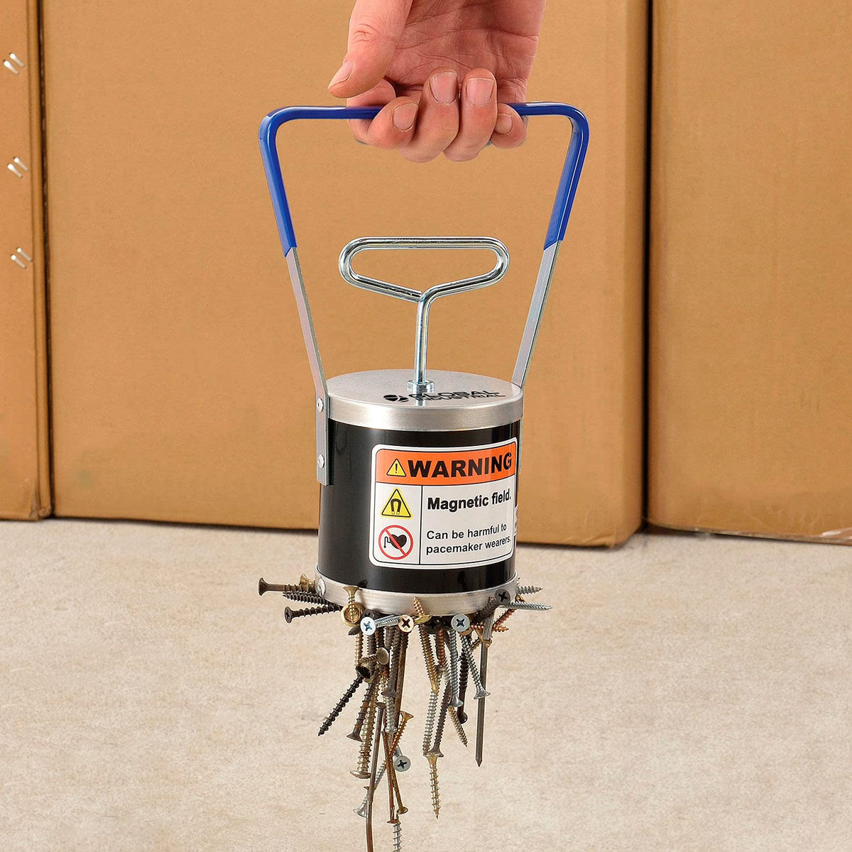 Magnetic Bulk Lifter by Global Industrial – 3.5"L x 5.88"W x 8.75"H, Silver/Black, Model 121016
