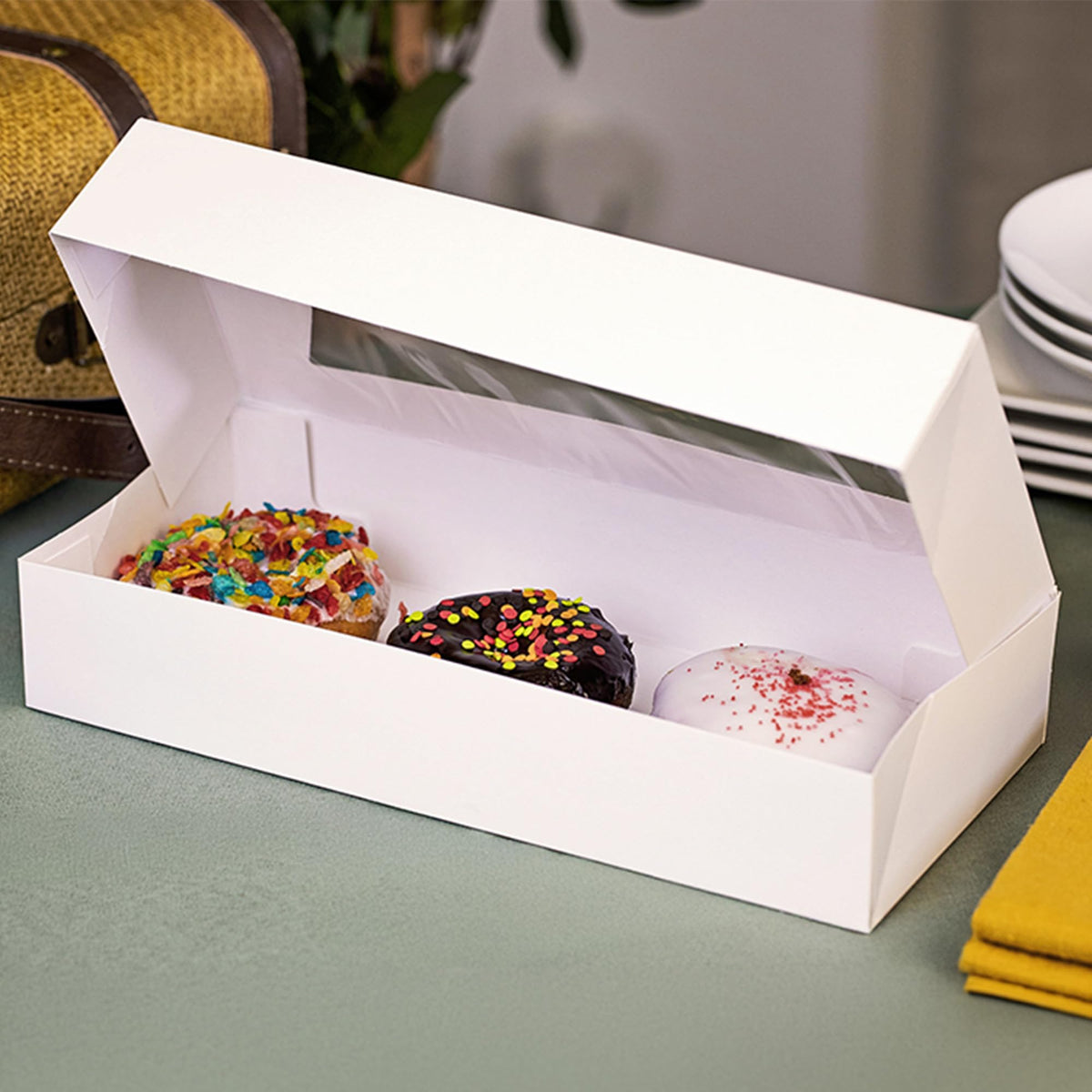 SOUTHERN CHAMPION TRAY 12-1/2" L x 5-1/2" W x 2-1/4" H - 200ct / White / 4.5 pounds Bakery Take Out Containers
