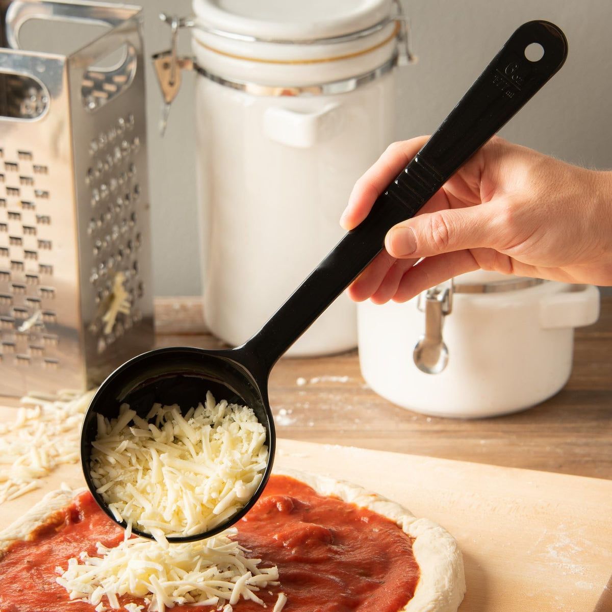 6 Oz Solid Portion Control Spoon by Carlisle FoodService Products – 6 Ounces, Plastic, Black, Model 399003