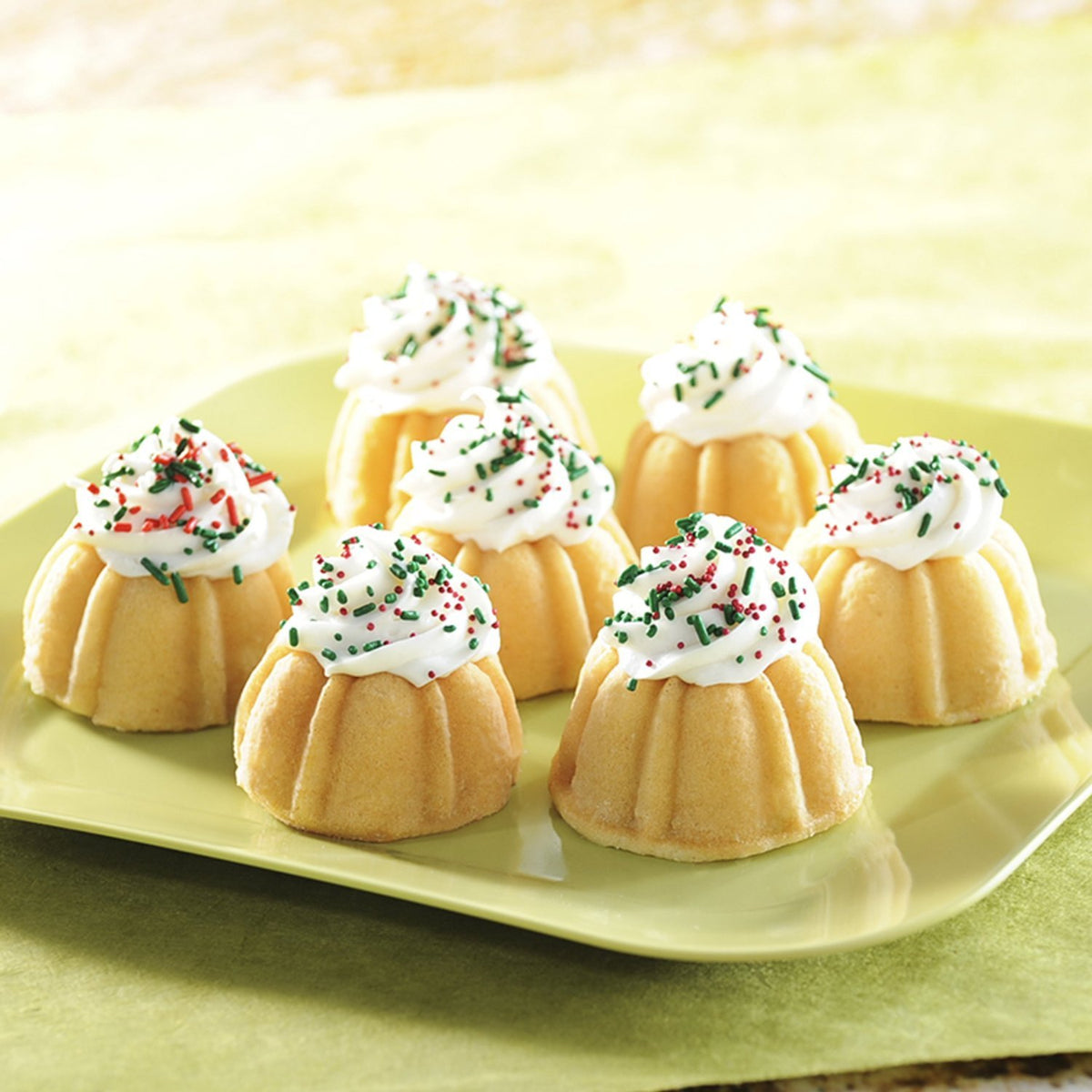 12, Cavity Bundt Cupcake Pan, Mini, Colors Vary [Parallel Import Goods] by Nordic Ware – One Size, Plastic, No Color, Model 52822