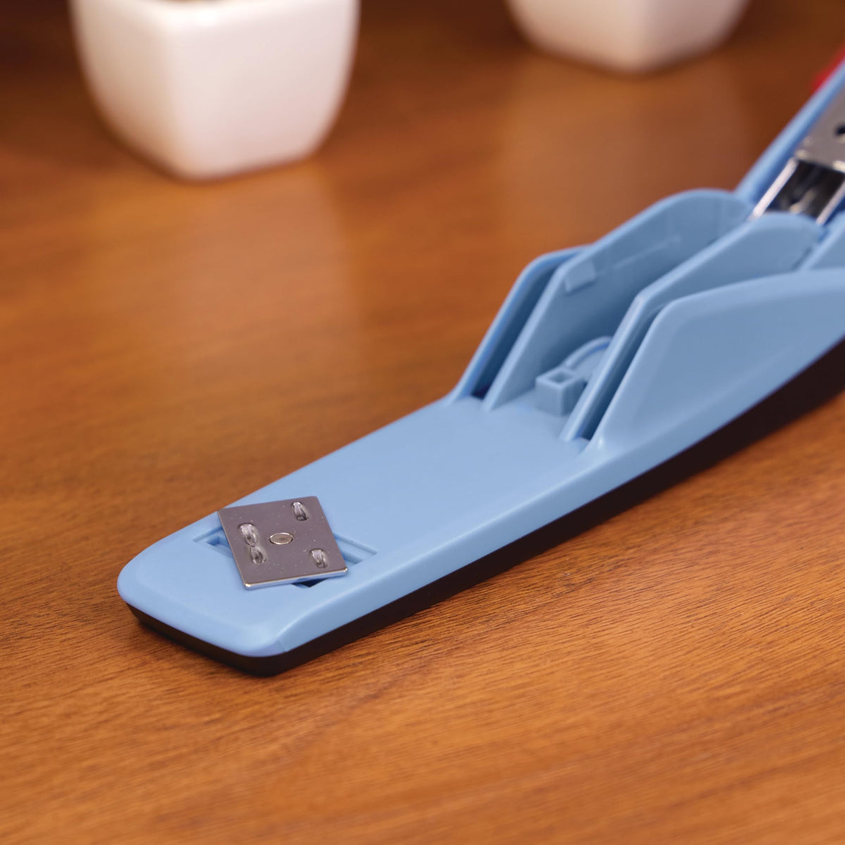 Swingline Electric Blue / Regular / Modern Desktop Staplers