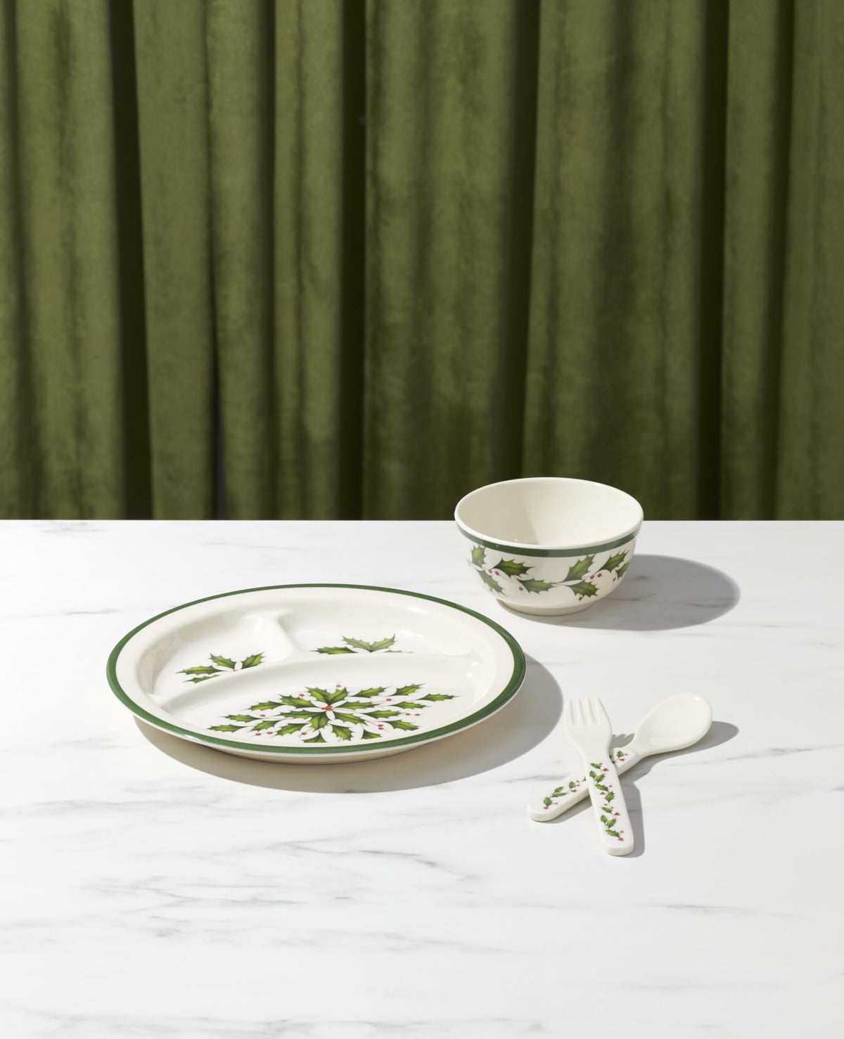 Holiday Children's Melamine 4-Piece Christmas Dinnerware Set for by Lenox – 1.60 LB, Melamine, Red & Green, Model 885787