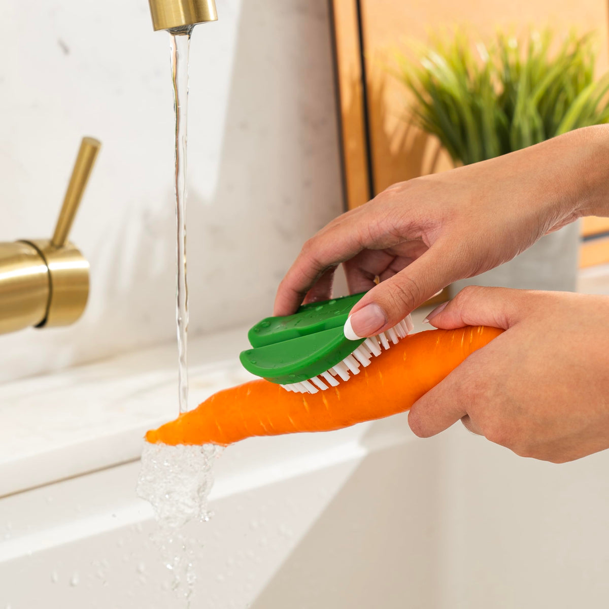 Flexible Vegetable Brush by Cuisipro – Pack of 1, Plastic, Green, Model CSP-747313
