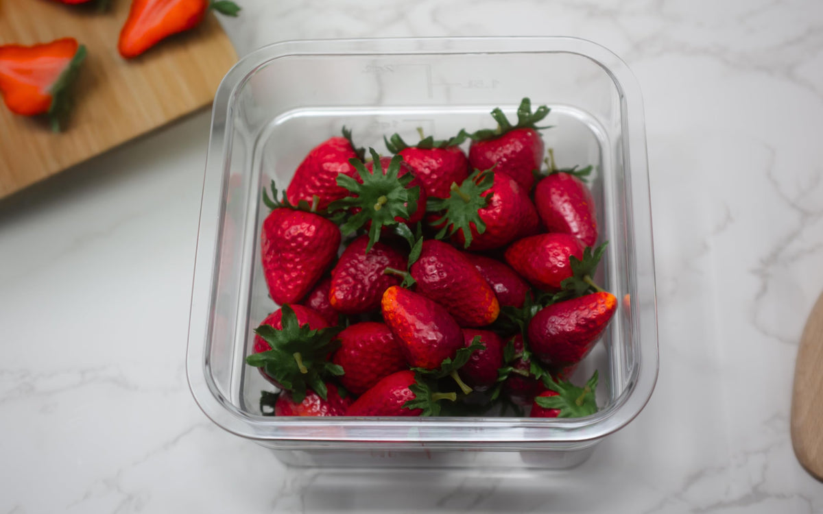 Cambro Clear / 2 and 4 QT + Lid / 1 Container Sets